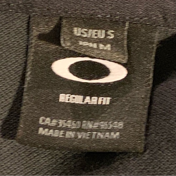 🏌️♂️OAKLEY REGULAR FIT DARK GREY BLACK QUARTER BUTTON UP POLO GOLF SHIRT🏌️♂️ - Picture 5 of 6